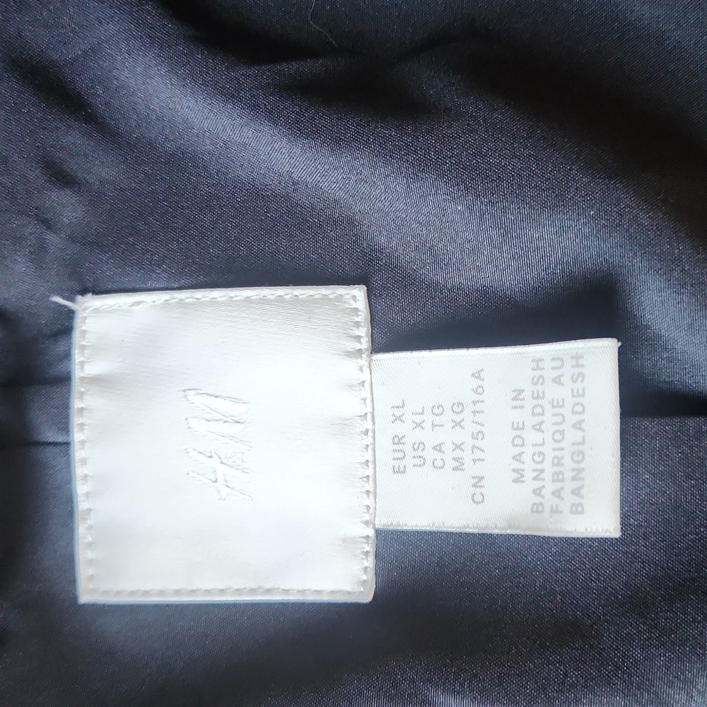 Blazer - Picture 3 of 4